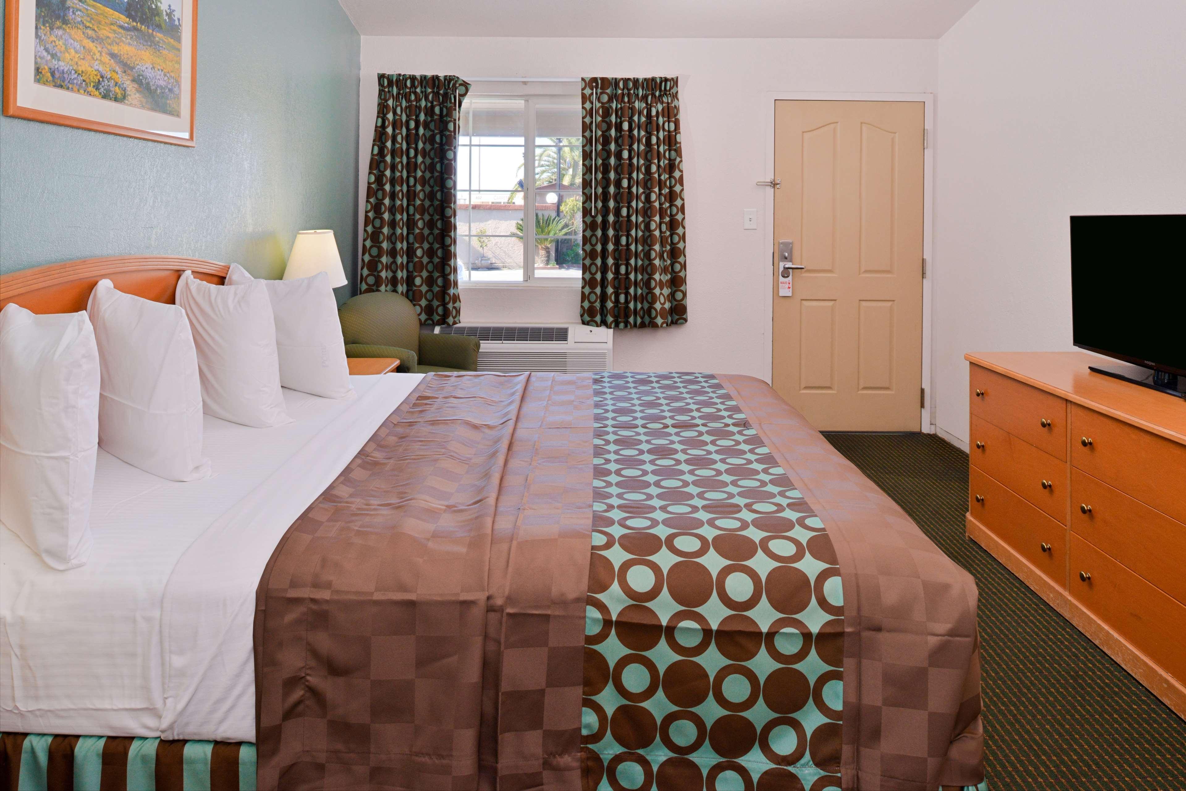 Americas Best Value Inn Los Banos Exteriör bild