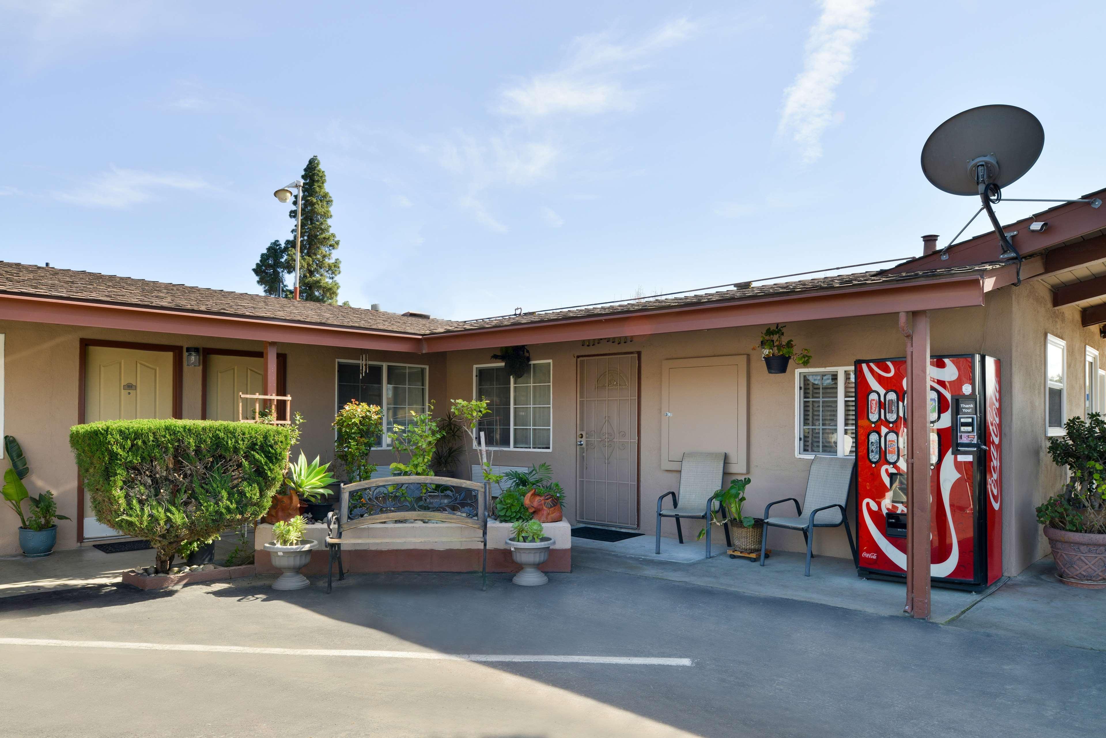 Americas Best Value Inn Los Banos Exteriör bild