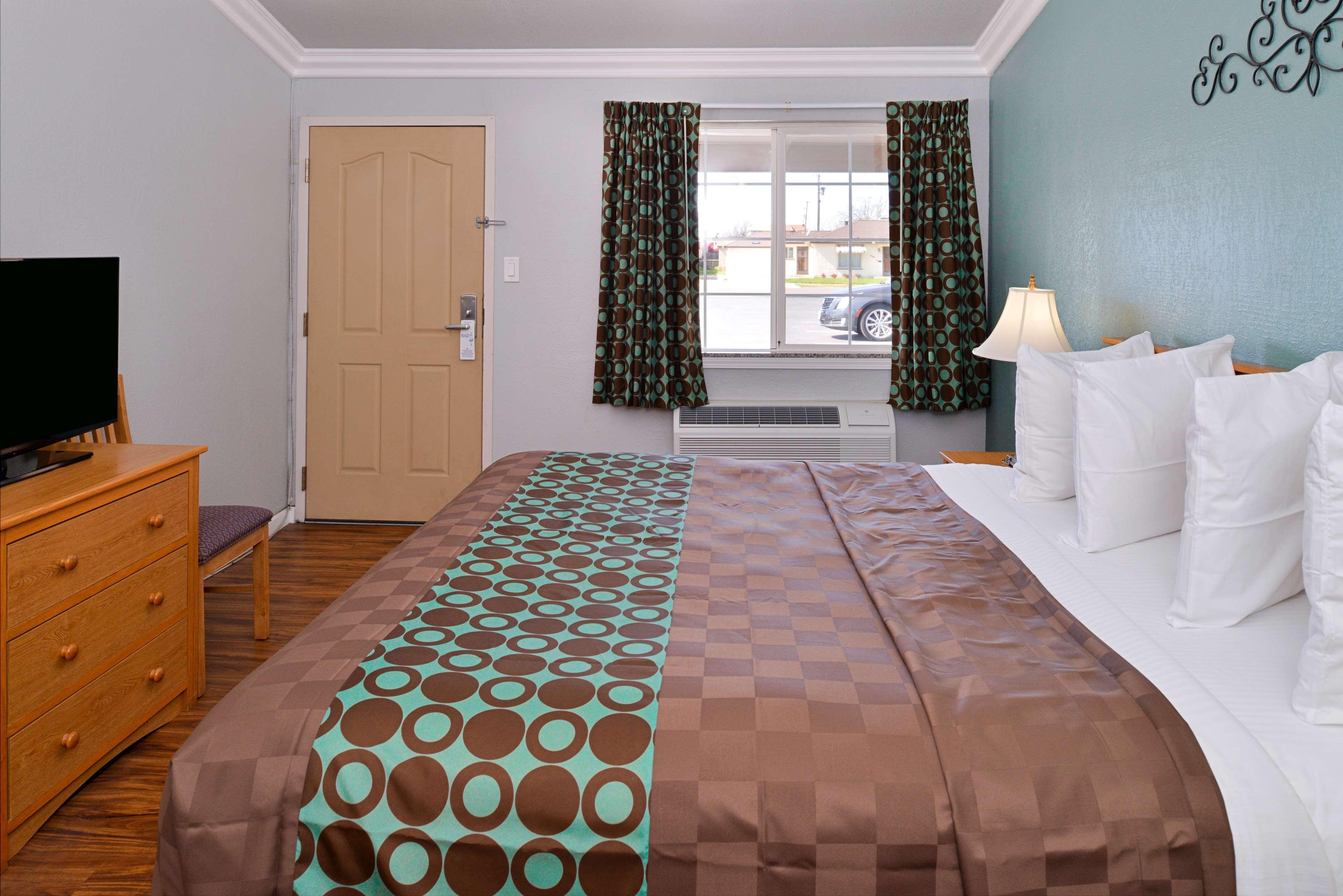 Americas Best Value Inn Los Banos Exteriör bild