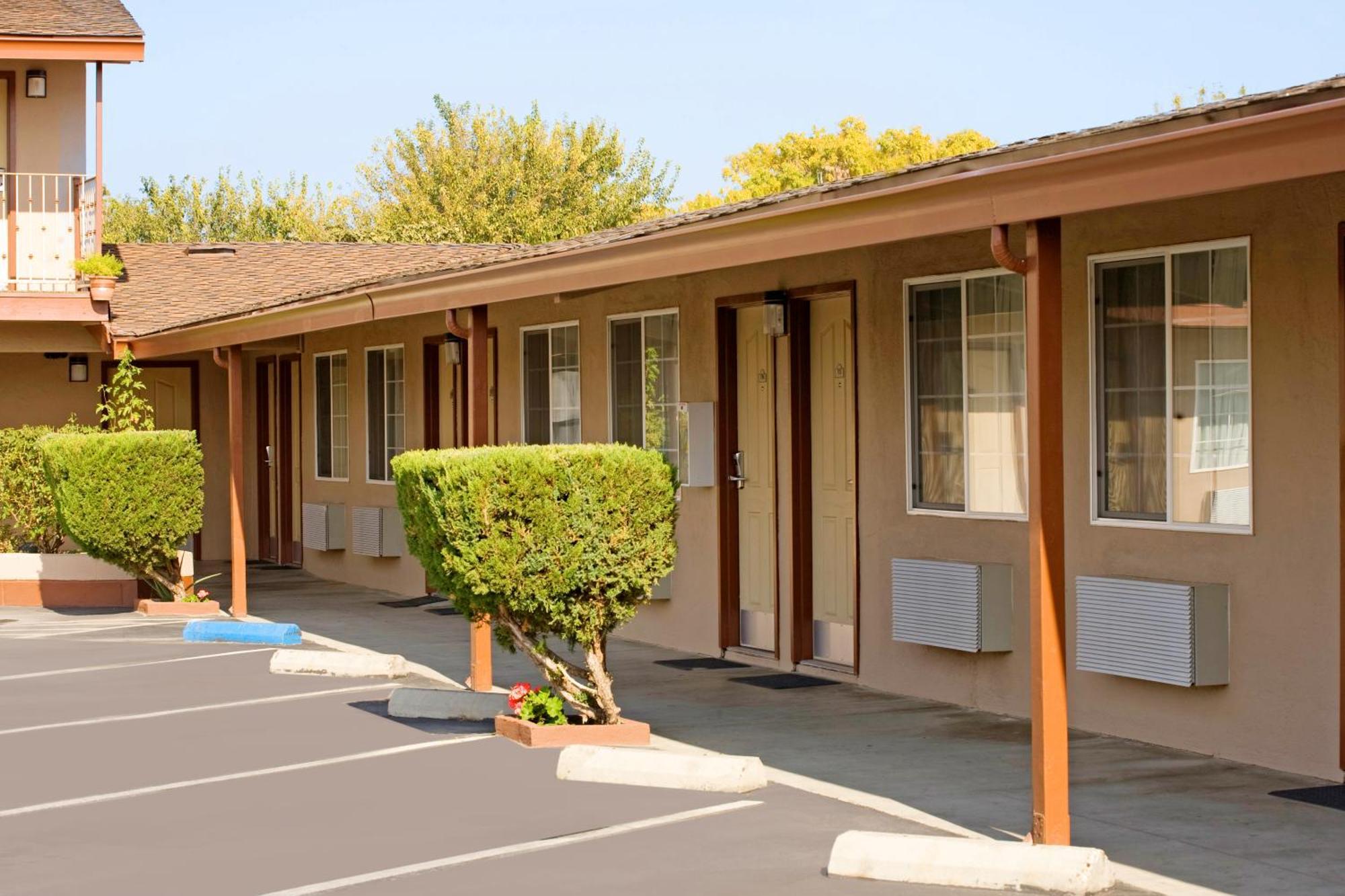 Americas Best Value Inn Los Banos Exteriör bild